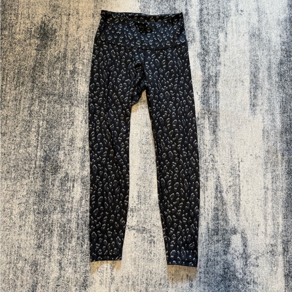 Old Navy Active Elevate Black Leopard Print Leggings - Picture 1 of 8